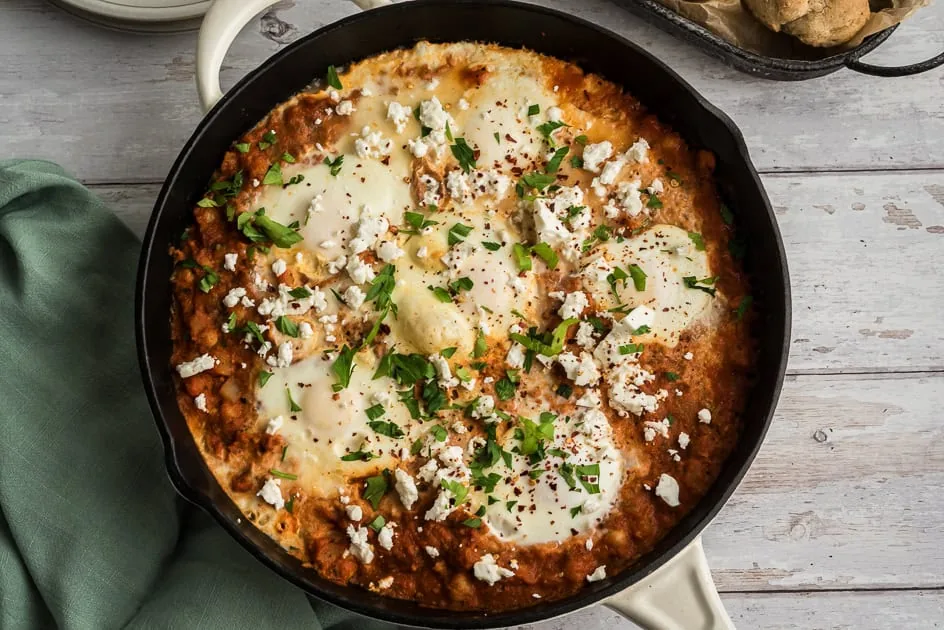 Quick Chickpea Shakshuka: 20-Min Dinner